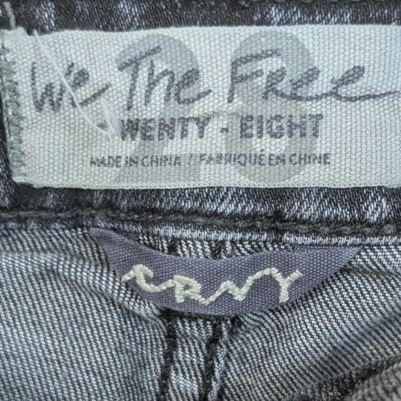 Free People‎ We The Free Curvy Jeans Raw Hem Button Fly Black Faded Women's 28 - Picture 2 of 8